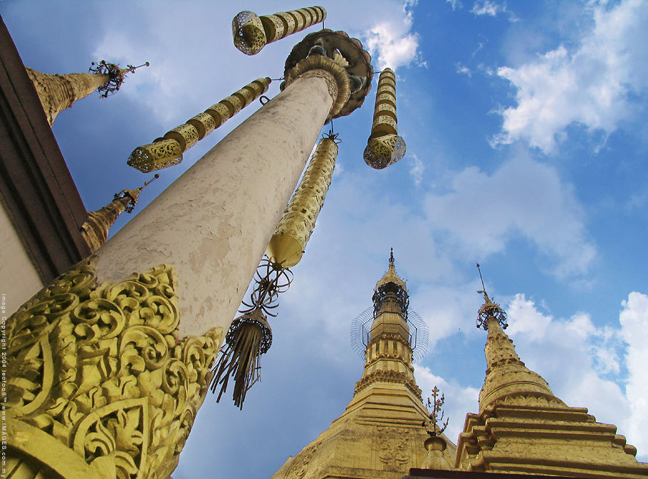 A great photo of the SULE Pagoda, Yangon, Myanmar (Rangoon, Burma)