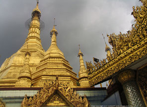 Picture of the Sule Pagoda at side Entrance view