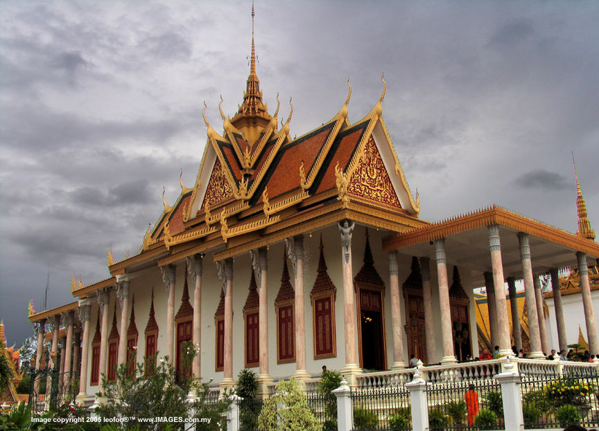 The Silver Pagoda inside the Royal Palace compund Loading ....