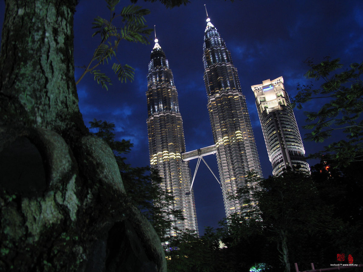 KLCC-NightsceneAmdm.jpg