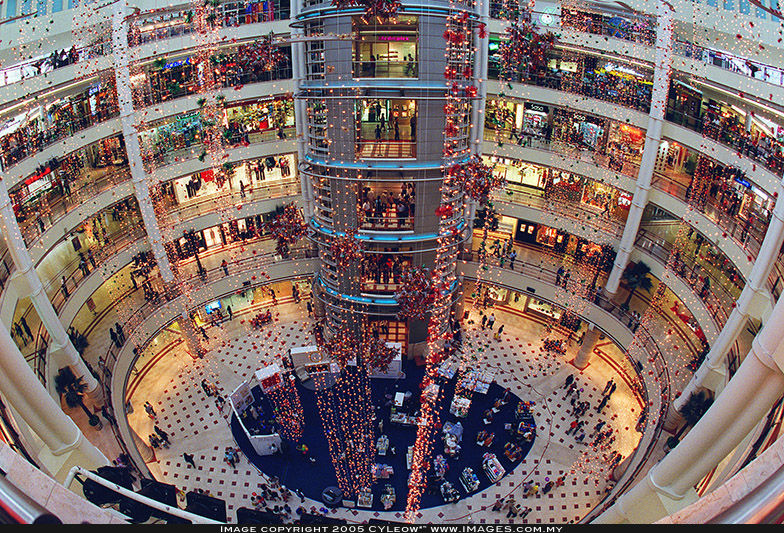 An in terior photo of Suria-KLCC Shopping Mall  @ Christmas Eve