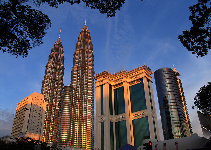 A photo of KLCC/Petronas Twin Towers  during the evening