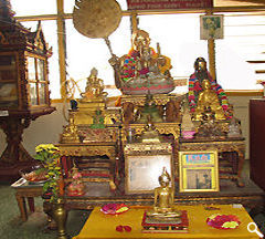 The Buddist Statues arrangement at BUPPHARAM THAI BUDDHIST TEMPLE side room for Lifting Buddha Image