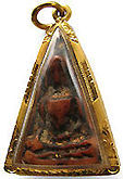 Phongsuphan tringular shape gold frame / casing for amulet