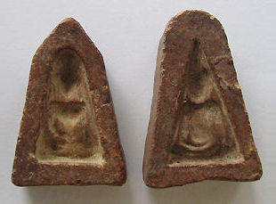Fron view of the amulet molds for Nang Praya and Pongsuphan
