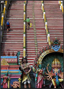 The steep steps up to the Batu Cave hindu temple