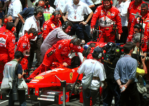 Team at the Red corner.jpg (25k) Loading...