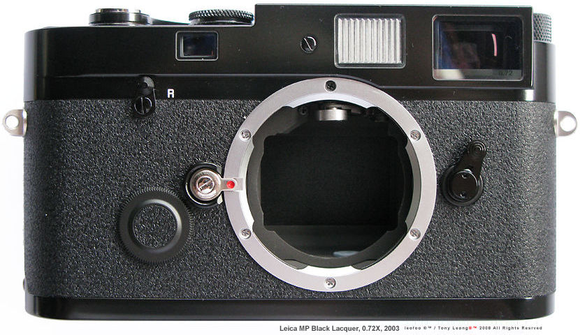 High definition photo/picture of a Leica MP Black Lacquer 0.72x finder model, 2003 