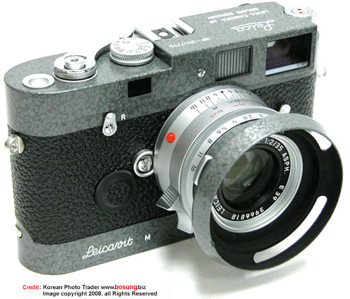 Side view of the combination of a Leica Hammertone MP set with lens and macthing lens hood Picture by Bosung Korea