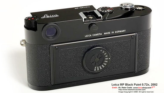 Rear section view of a Leica MP 0.72x Black Paint model, 2002