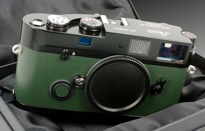 Leica MP  la carte Nappa Racing Green 0.58x rangefinder camera model