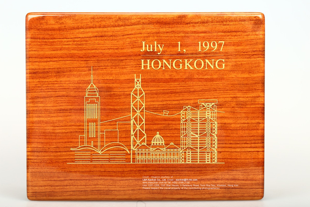 LEICA R6.2 Gold July 1, 1997 Hong Kong wooden box 