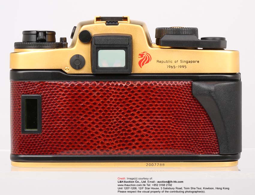 LEICA R6.2 Gold Plated Singapore 30th Anniversary of Independence 1955~1995 commemorative set - rear section view