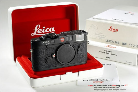 Standard pakaging and documentations of Leica M6 Partner-Aktion rangefinder camera model, 1996
