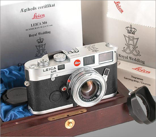 LEICA M6 Royal Wedding Edition, 1995 with relevant documentation and wooden case