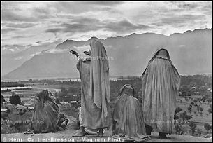 India, LINK to Henri Cartier-Bresson / Magnum Photo www.magnumphotos.com