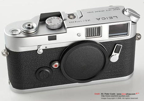 Front view of the LEICA M6 Classic chrome, ETHZ special edition rangefinder camera, 1987