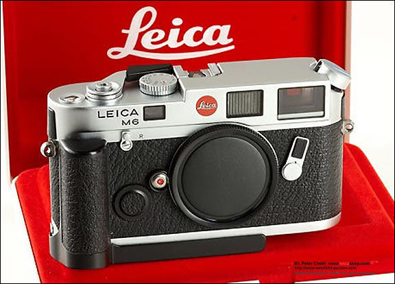 Leica classic M6 black body in original box, 1995 with Leica M-grip (14405)