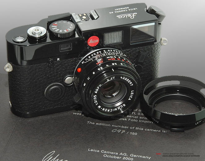 A rare version of the LEICA M6 TTL Black Paint resundsbron (10482) Special Edition, 2000 with the black paint Summicron-M 1:2/35mm ASPH lens