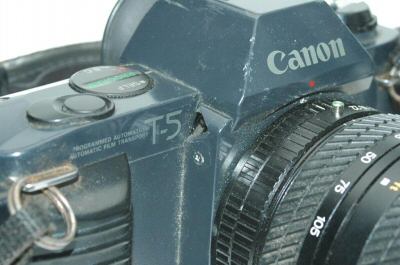 Canon T5 model - side