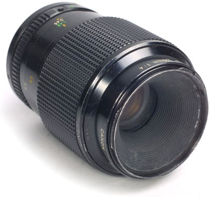 macro100mmf4shutterbladB.jpg