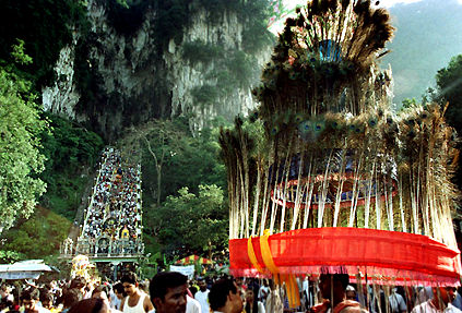 Batu Caves, Kuala Lumpur.jpg (55k) Loading...