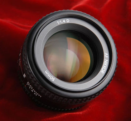 A nice view of a typical autofocus (AF) Nikkor 50mm f/1.4D standard lens