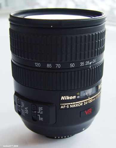 AF-S VR zoom Nikkor 24-120mm vertical view