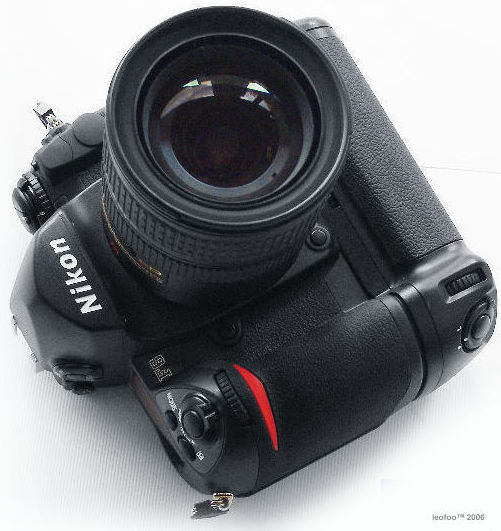 Nikon F6 with AF-S VR Nikkor 24-120mm f/3.5~5.6G ED-IF zoom lens 