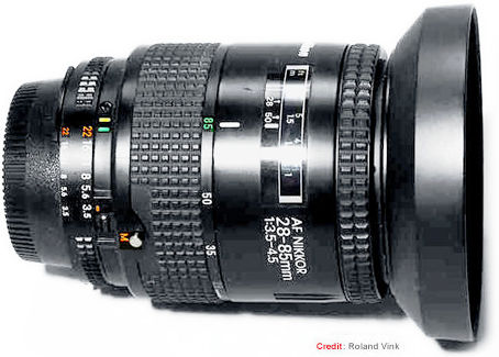Nikon AF Zoom Nikkor 28-85mm f/3.5~4.5N Ai-S (MK II) with HB-1 lens hood