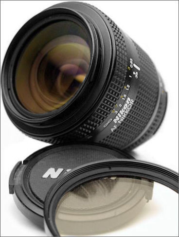 The D-Specd Internal Focusing (IF) version of the AF Zoom Nikkor 35-105mm f/3.5~4.5D IF wideangle-telephoto Zoom lens