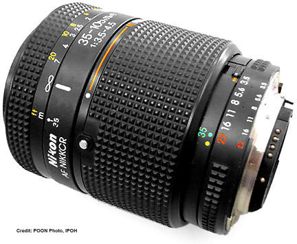 An side view of the  updated version on the Nikon AF Zoom Nikkor 35-105mm f/3.5~4.5N lens 