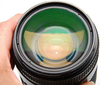 Front lens element and lens coating of a Nikon AF Zoom-Nikkor 35-135mm f/3.5~4.5N