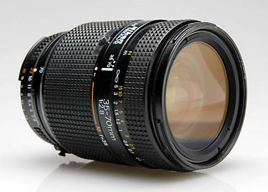 Nikon's AF Zoom Nikkor 35-70mm f/2.8S wideangle-telephoto zoom lens - first version, 1986