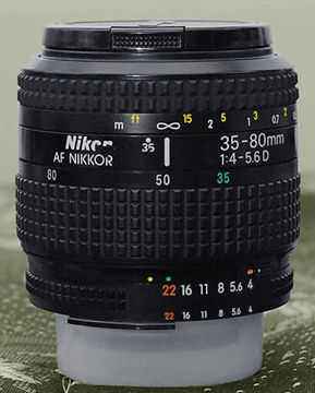 Nikon AF Zoom Nikkor 35-80mm f/4.5~5.6D vertical side view