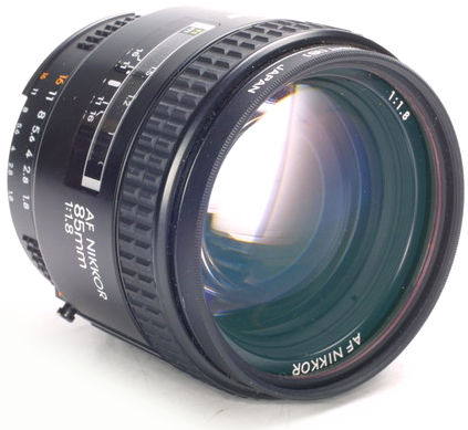 AF Nikkor 85mm f/1.8s early autofocus version in 1988