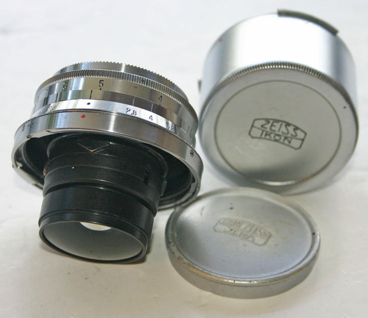Carl Zeiss Jena Biogon 1:2.8 f=3.5cm wideangle lens -  lens caps 