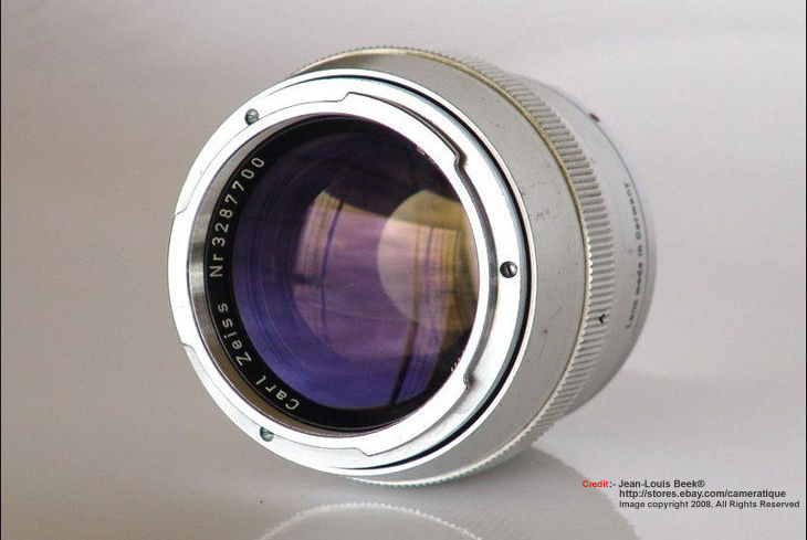 Zeiss Ikon Sonnar 85mm f/2.0 for Contarex  Side view with front lens element reflection