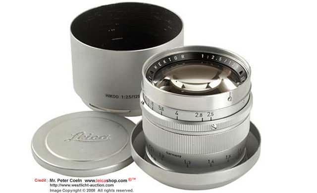 late 1960 model. Leica/Leitz 2.5/125mm Wetzlar (late model), 1960 with Wetzlar lens hood HIKOO 