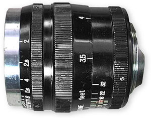 Side view of a Leica Screw Mount Nikkor-P 1:2 f=85cm telephoto lens on other distance scales