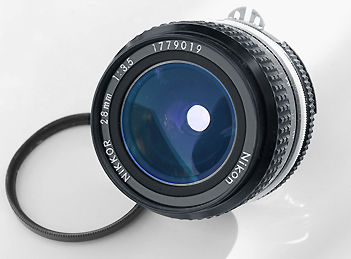 28mmf35aisidefil.jpg (16k) Loading..