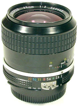 Nikon Nikkor 28mm f/2.0 wideangle lens Ai version