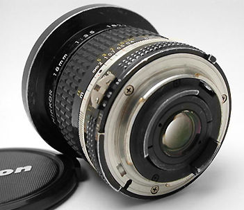 18mmf35AISrear.JPG (26k) Loading ..