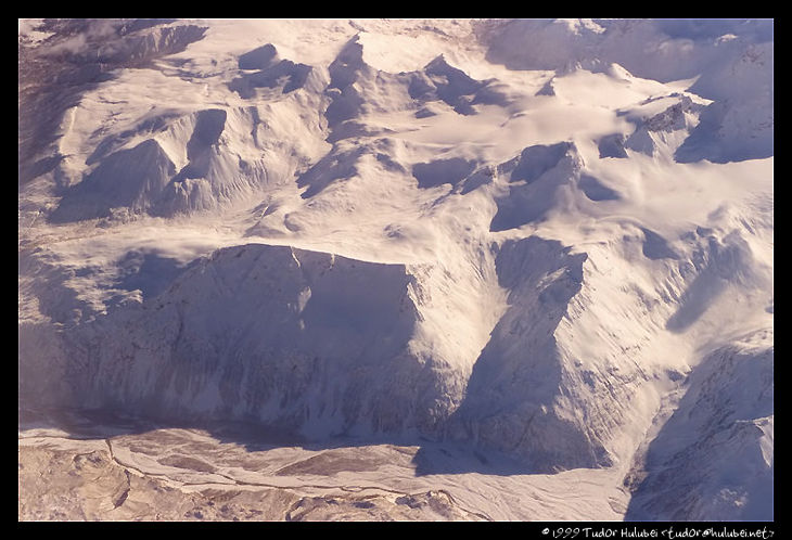 Alaska Landscape by Tudor Hulubei   (96k Jpeg) Loading ...