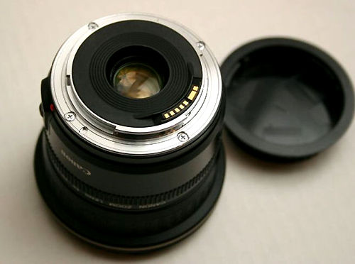 Canon EF 20-35mm f/3.5~4.5 USM Rear section34k Jpeg Loading ...