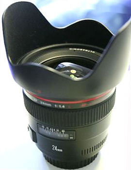 Canon EF 24mm f/1.4L ultrawide with lens hood EW-83D (II)