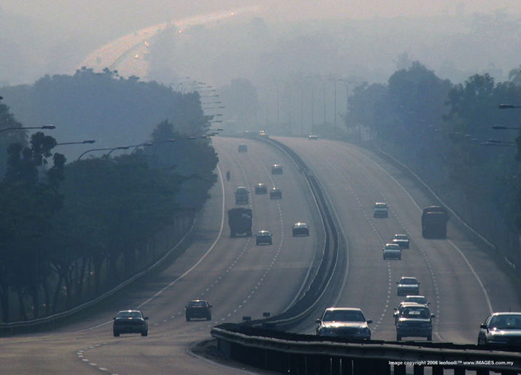 Highway.. compressed perpective of Telephoto lens effect