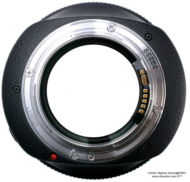 Rear stainless steel lens mount of EF 85mm f/1.2L telephoto