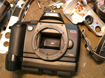 EOS888strip.JPG (38k) Loading ...