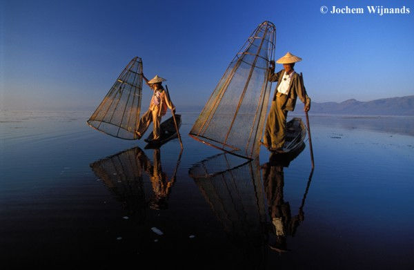 inle015gr.jpg (41k) Loading ....